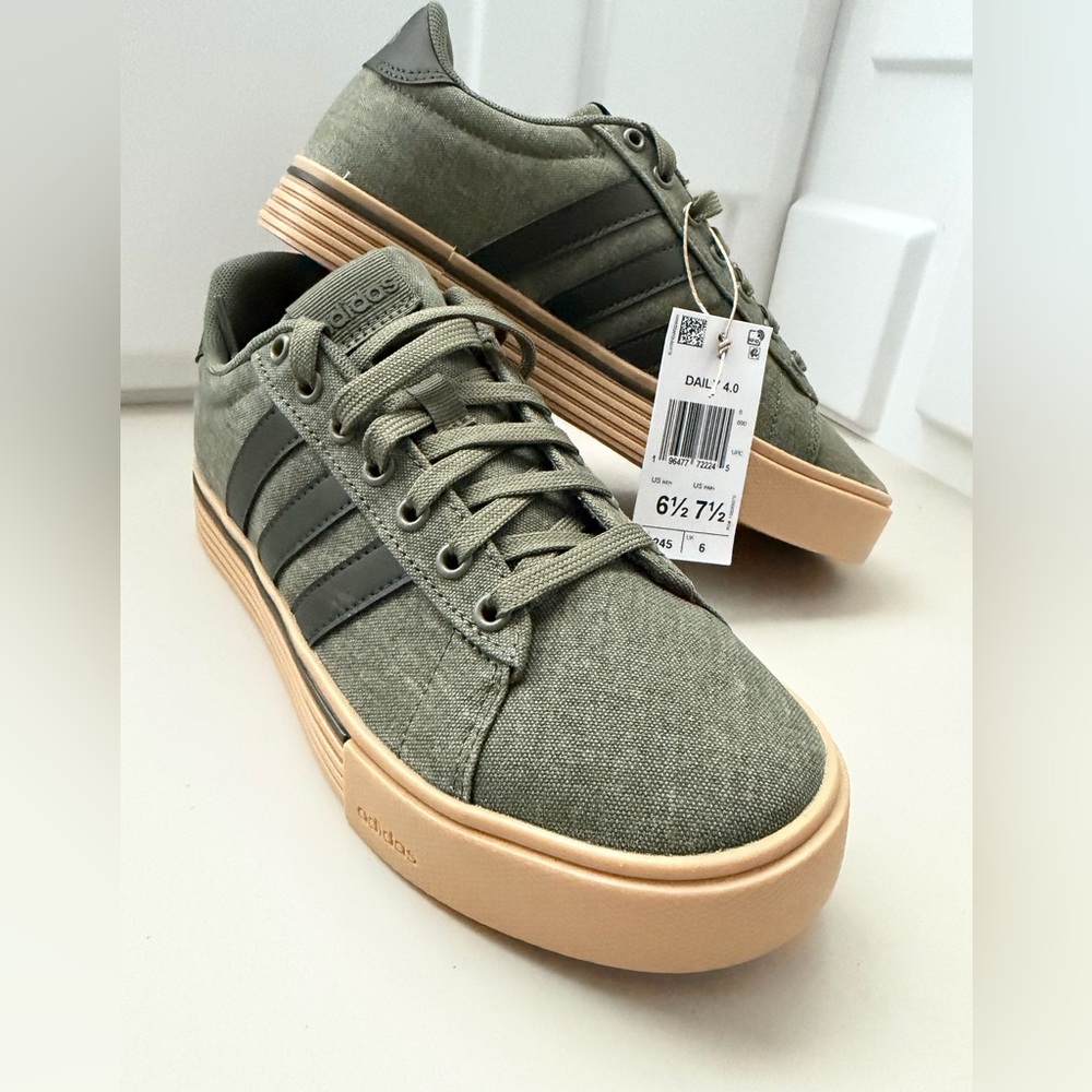 adidas Daily 4.0 Sneakers - Unisex M6.5/W7.5 - Brand New